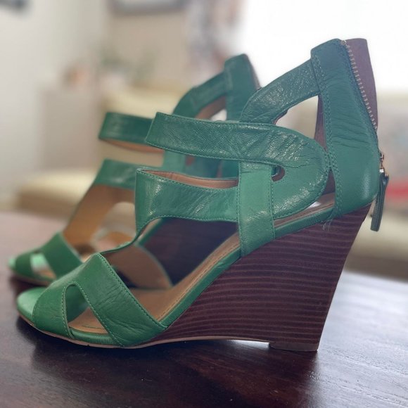 Nine West Green Wedge Sandal - Picture 3 of 6